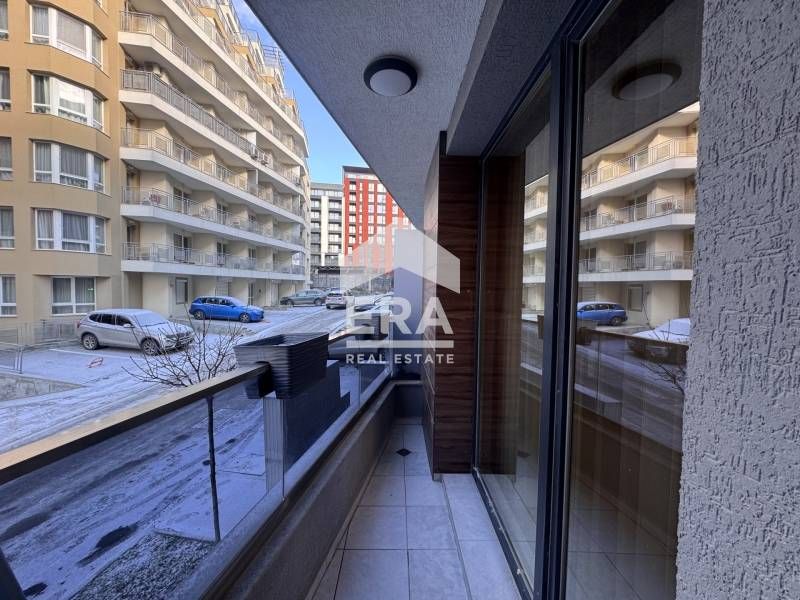 Ексклузивен двустаен обзаведен апартамент на 100 м от бул."Христо Смир