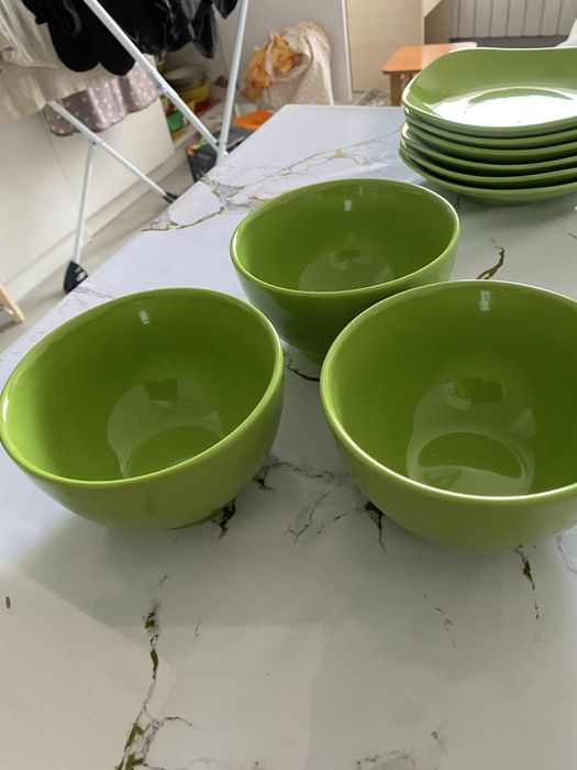 Вазы,тарелки, тёрки,сушилка.