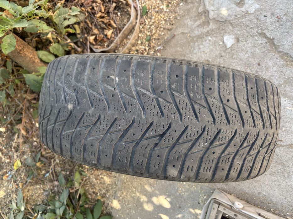 Зимние шины 215/55 R17