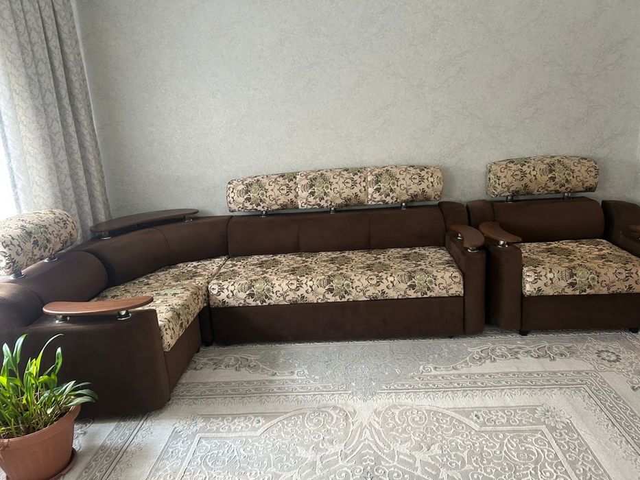 Гостевой диван сатылады. Жақсы күйде.