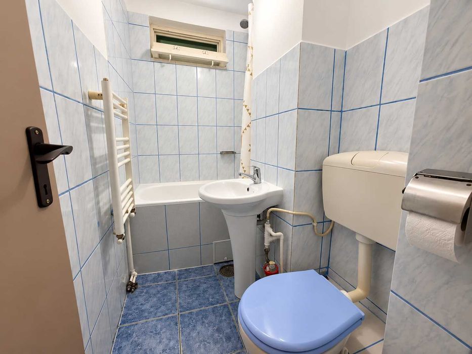 Apartament de vanzare 2 camere Cedonia etaj 1 fara mobilier