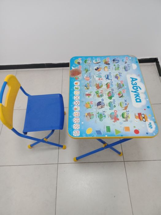 Детские складные столик и стульчик
