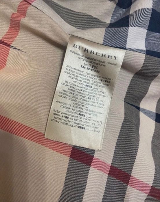 Palton Burberry în stare foarte buna