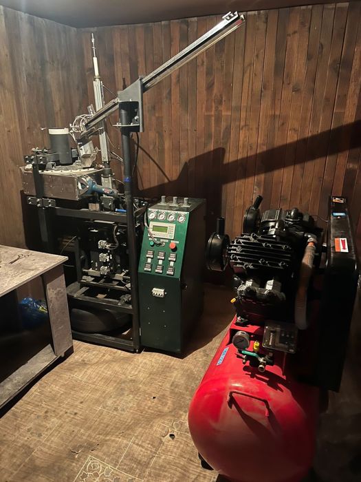 Продам Выдув ПЭТ бутылок 1,5-2л почти новый!