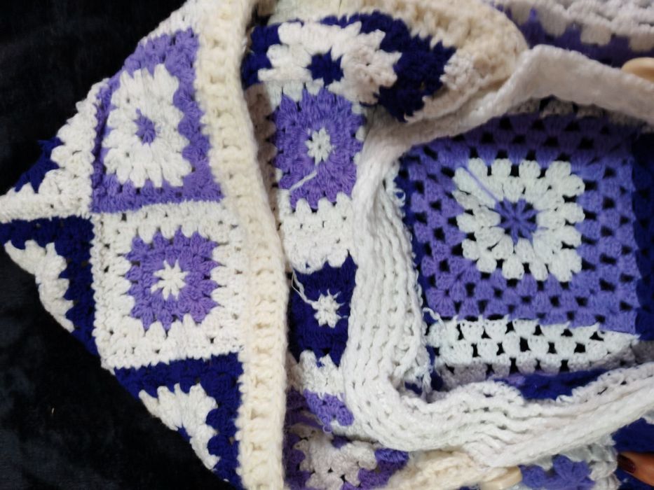 Cardigan lucrat manual