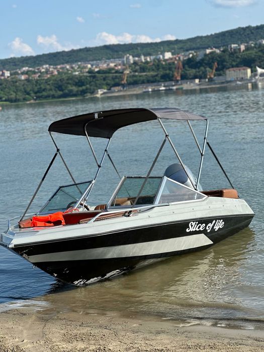 Vand barca cu motor Honda si peridoc ca nou.