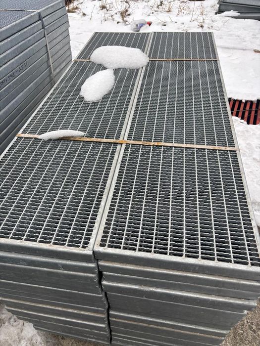 Trepte și grătare galvanizate