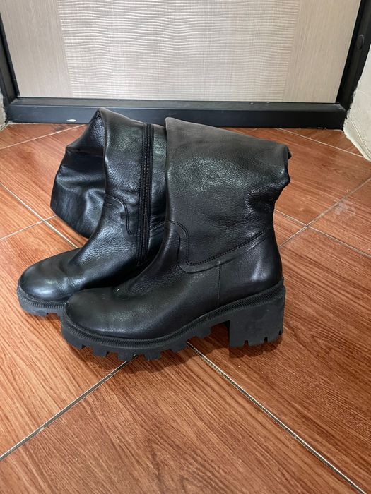 Продам женские сапоги