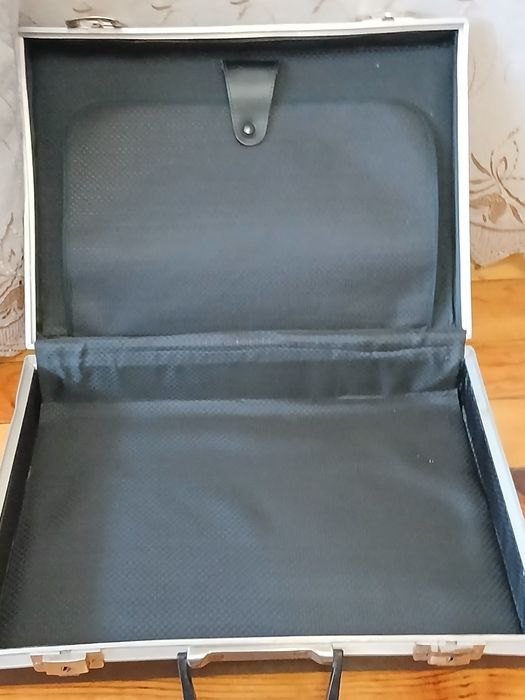 Ретро дипломатически куфар