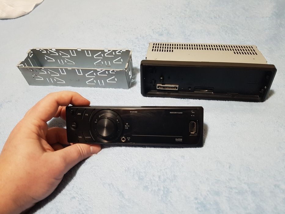 Vând casetofon auto, model: DX-AR-6888, Bluetooth, Radio Mp3 Player