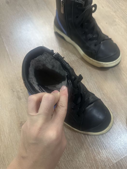 Продам зимние Ботинки на мальчика