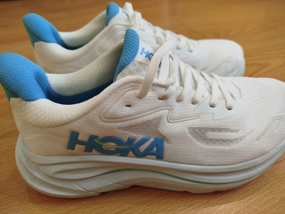 Продам кроссовки Hoka 37 размер