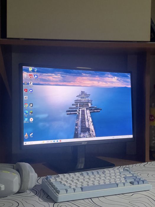 Продам монитгр hz60