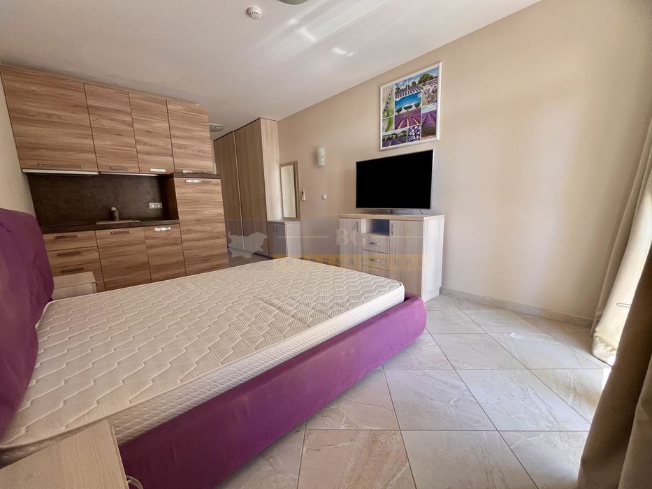 Комфортно студио в к-с на първа линия!