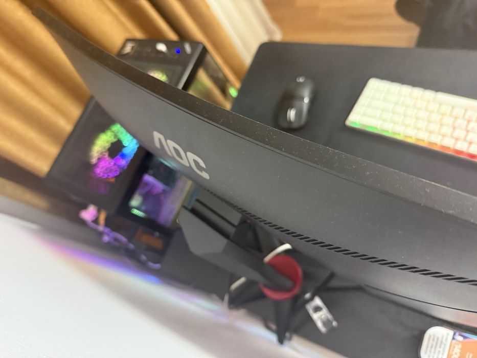 Vand monitor AOC curbat