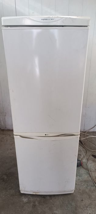 Продам холодильник