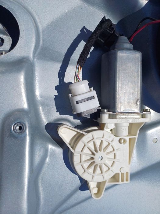 Преден ляв механизъм за пасат б5 б5.5