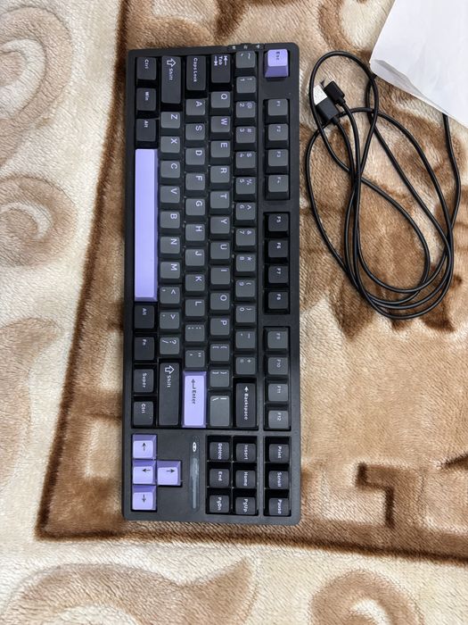 Продам клавиатуру MageGee light87