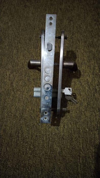 Замок на ворота большой.