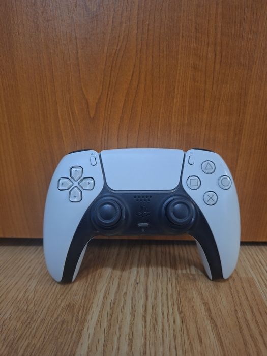 Vând playstation5 simplu