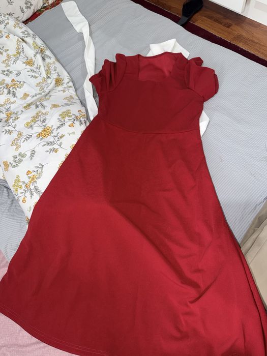 Красное платье с бантикам сзади