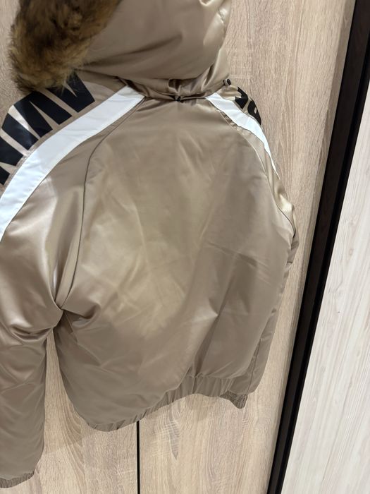 Яке Avin с естествен косъм