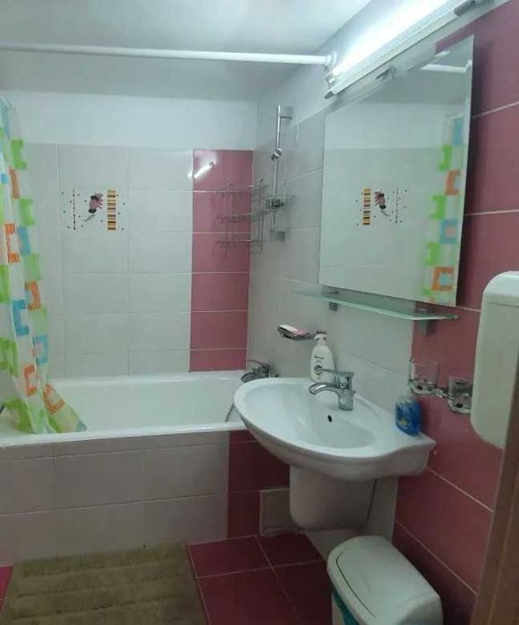 Дава се под наем Тристаен апартамент в Пловдив, Коматево - 98 кв.м за 351.9 € - Снимка #2