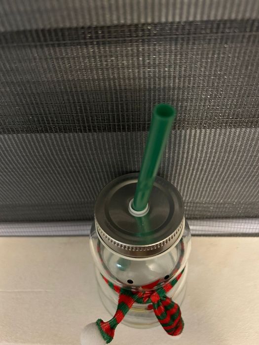 Pahar de sticlă cu capac și pai