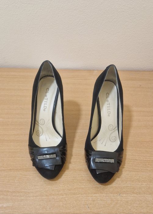 Продам женские туфли