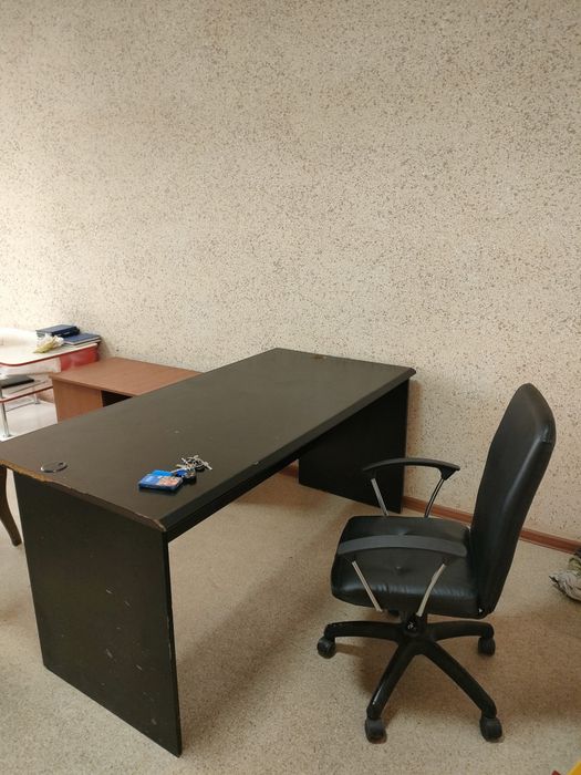 Офисная мебель стол стулья