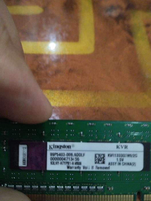 Оперативка DDR2 на 2 Гб .сата кабель хороший састаяней