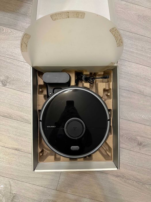 Aspirator robot Roborock S5 max cu functie mop + extra accesorii