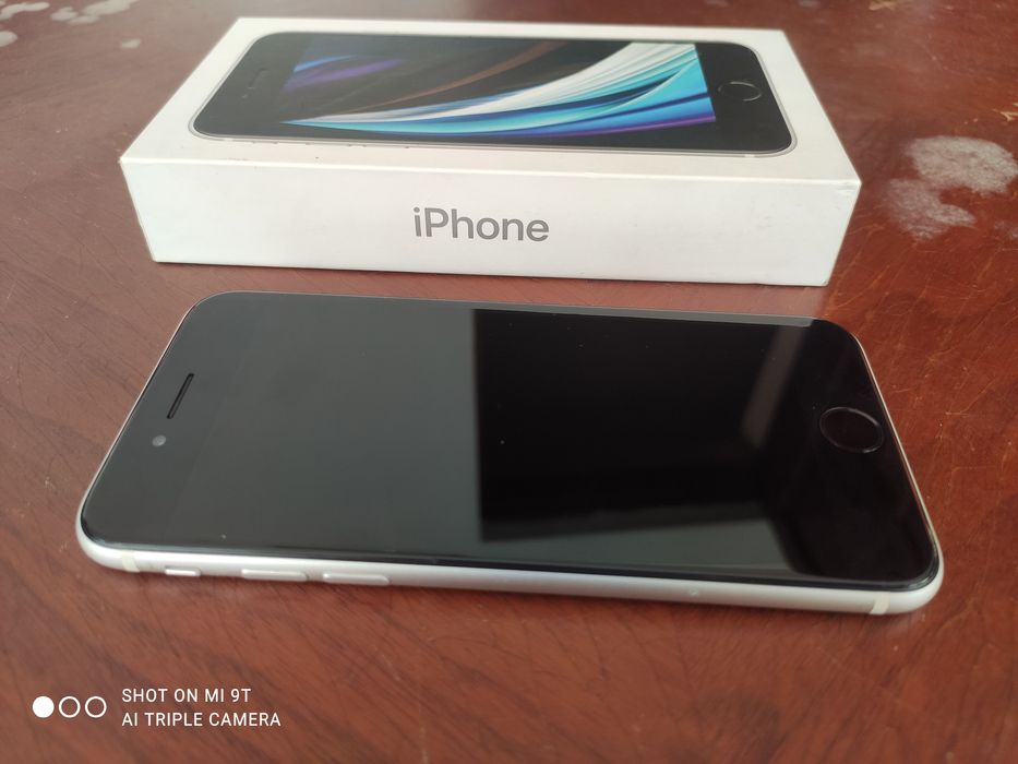Iphone SE 2020 white (eac) в хорошем состояний