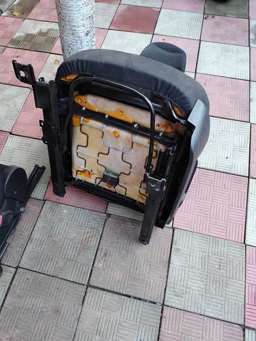 De vânzare scaune auto - fata