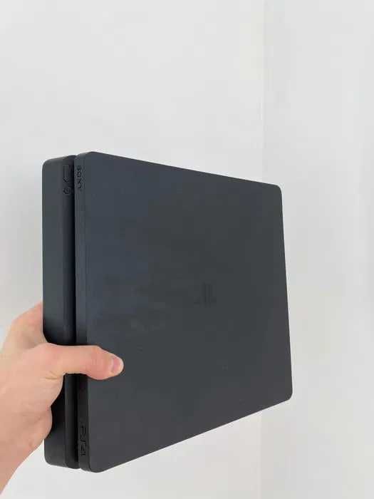Playstation 4 slim