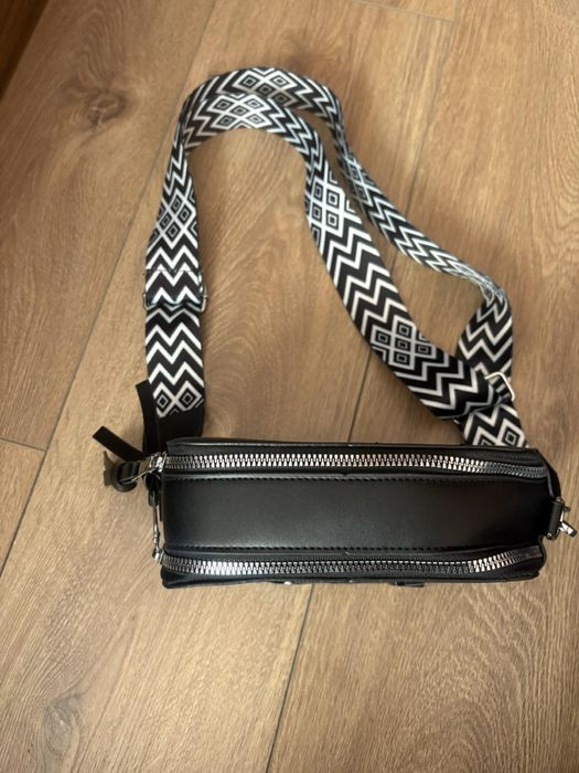 Стилна дамска чанта