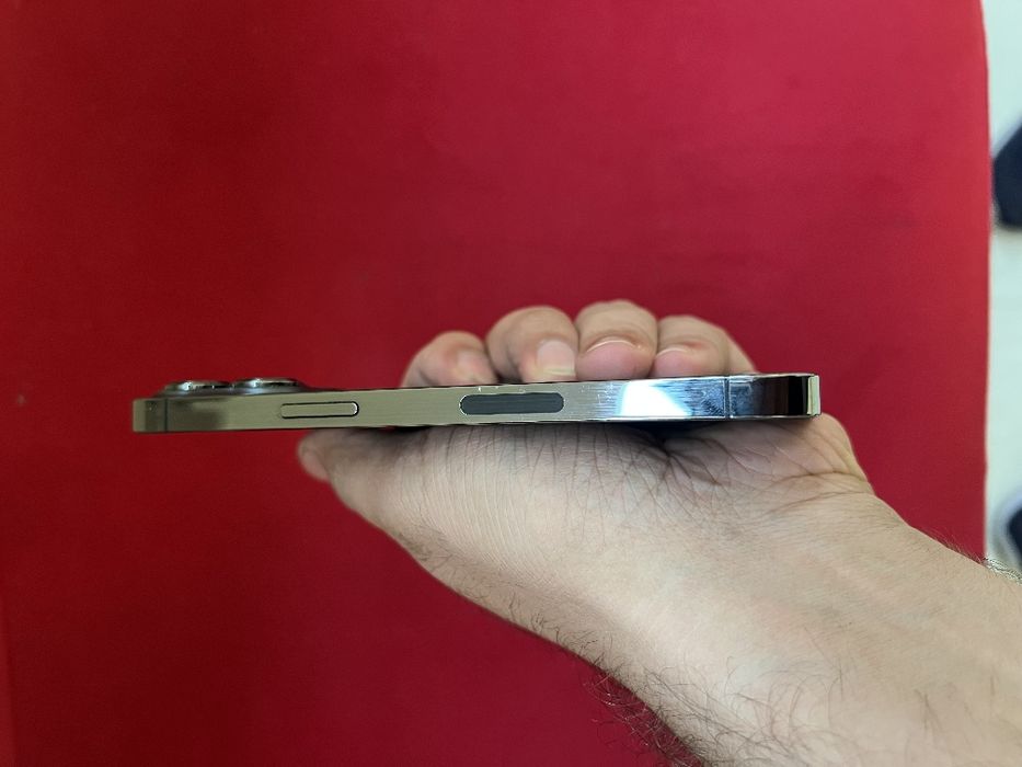 iPhone 13 pro           .