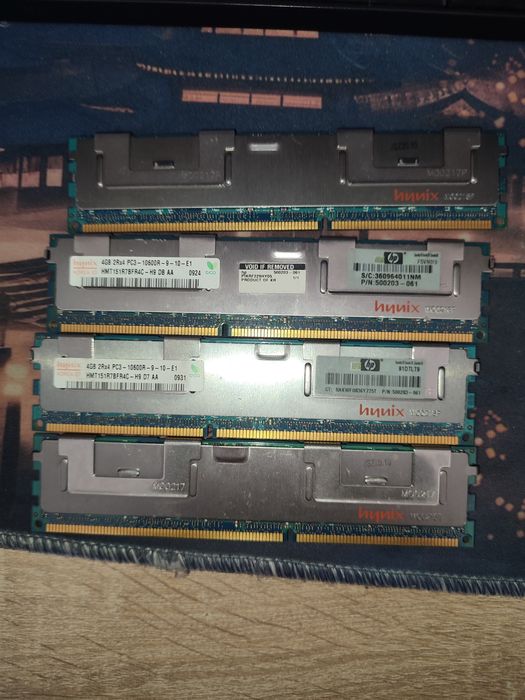Оперативка ddr3 .