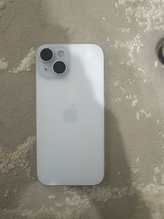 Iphone 15 голубой