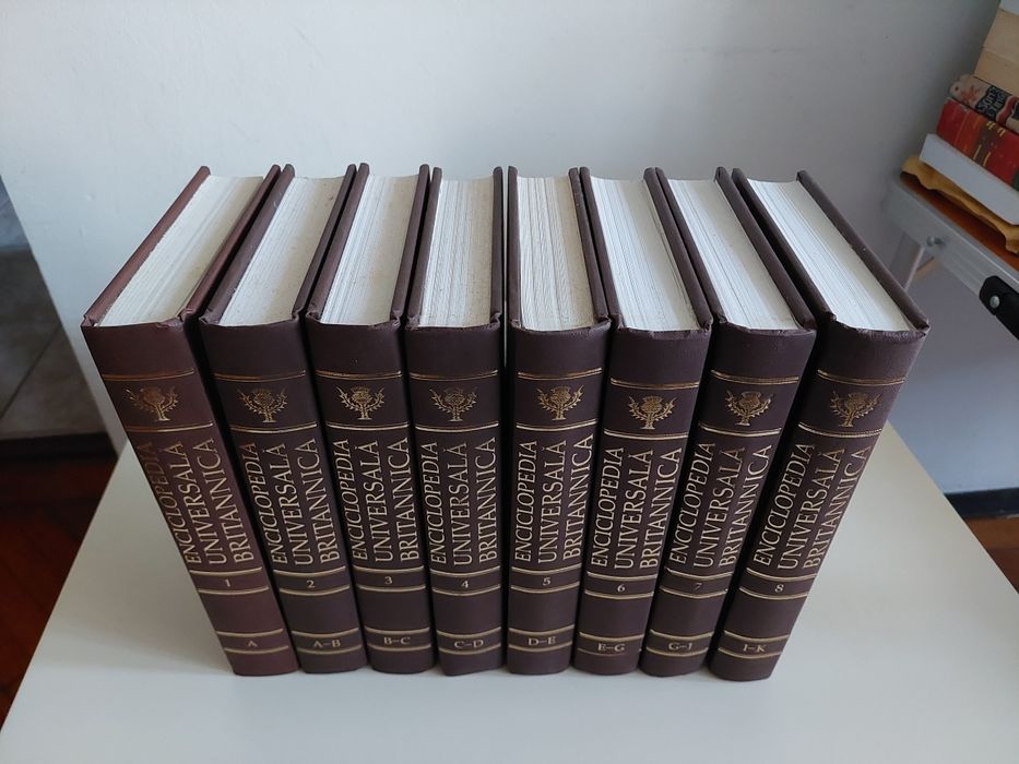Enciclopedia universală Britanica - primele 8 volume impecabile