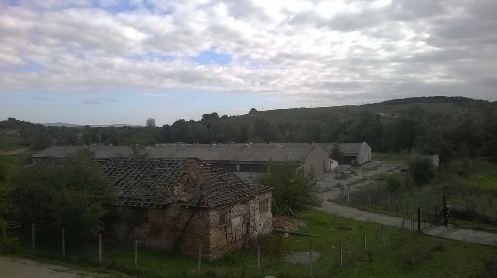 Продава се Промишлена сграда в с. Доброселец, Област Хасково - 10250 кв.м за 8 €/кв.м - Снимка #1