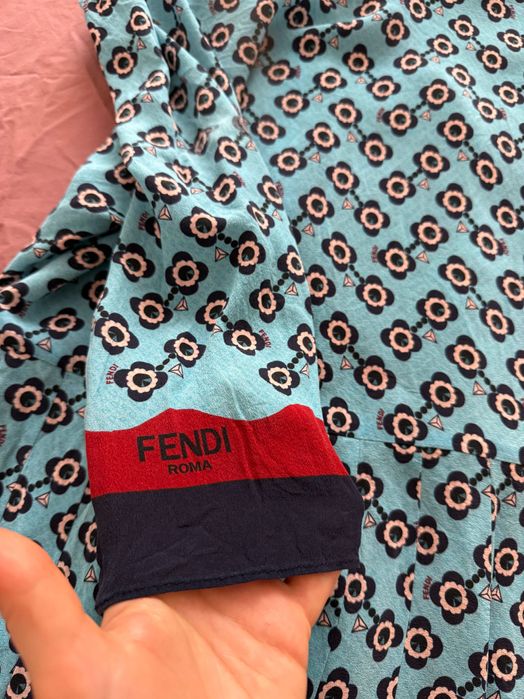Продам платье Fendi