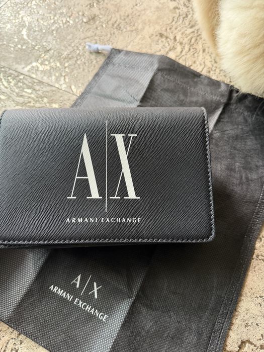 Armani exchange чанта