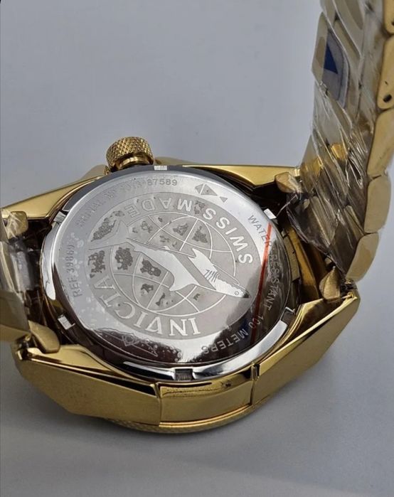 Invicta часы наручные