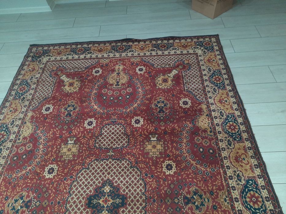 Персийски килим, втора употреба.  Професионално изпран. 1.80/3.00