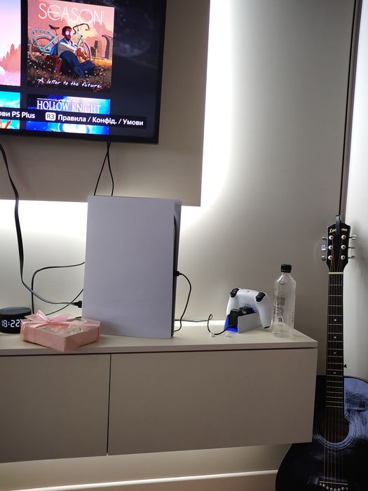 Продам PlayStation 5 с двумя джойстиками