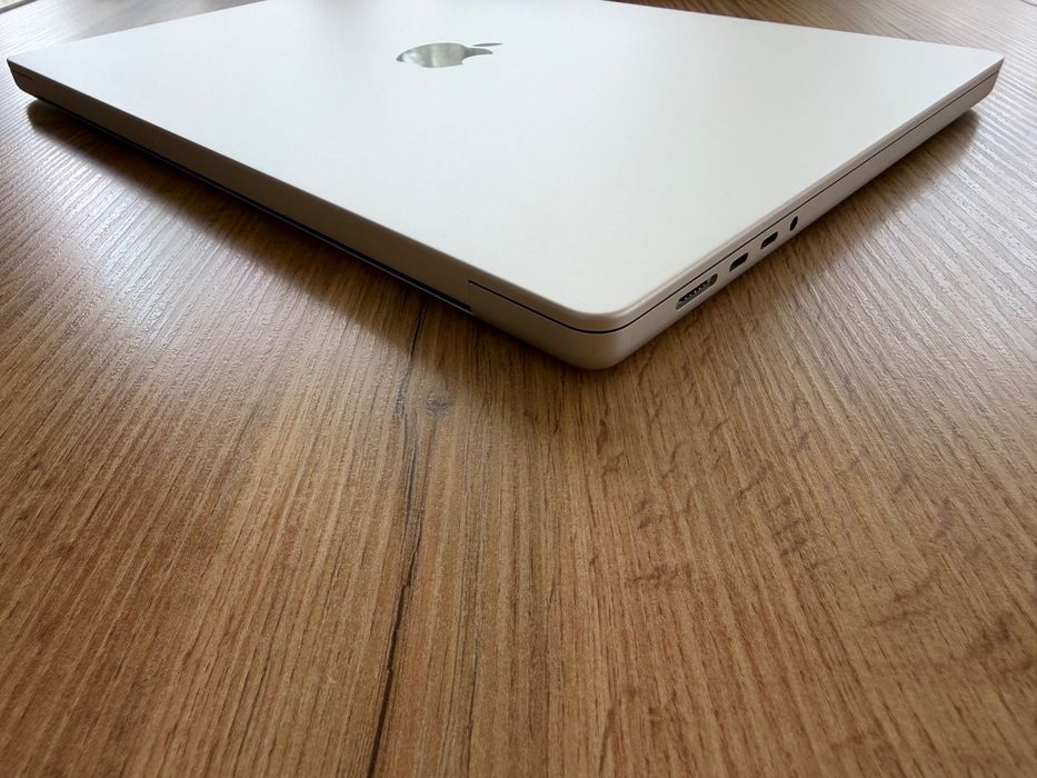 MacBook Pro 16" M4 PRO Chip 14-CPU/20-GPU/48GB RAM/512GB SSD