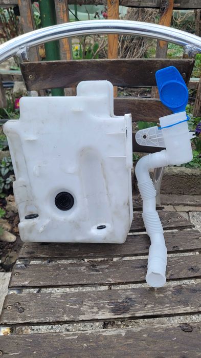 Казанче за чистачки Голф 5