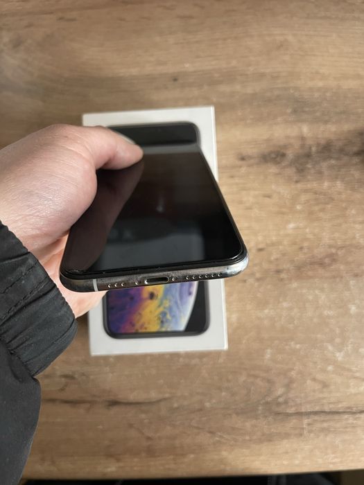 Продам Iphone XS