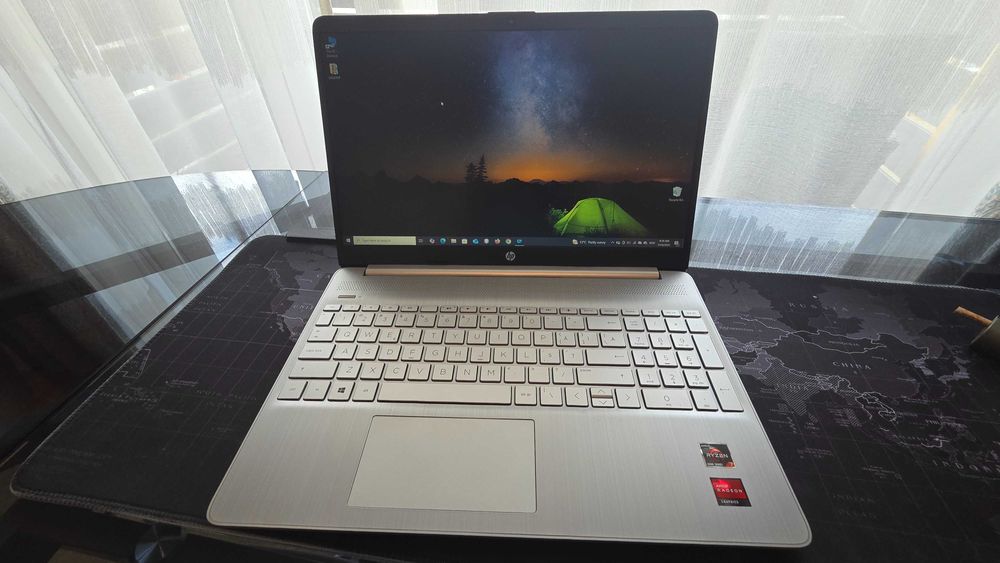 Laptop HP 15s-eq1018nq + Birou + Scaun Gaming